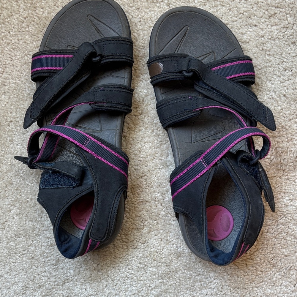Vibram Black Sandals with Pink Stripes